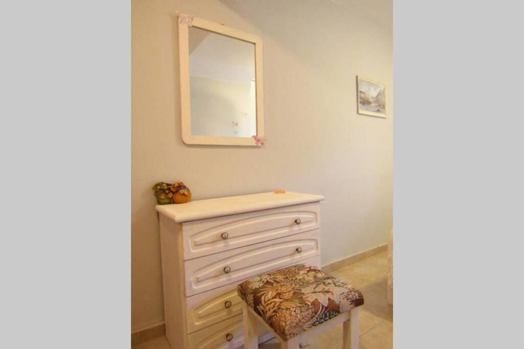 Christie'S Ground Floor Apartment By The Sea Kato Gatzea Buitenkant foto